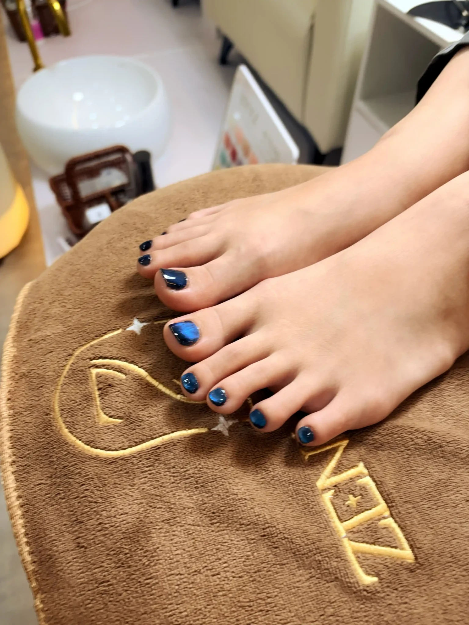 How Long Does a Gel Pedicure Last zeni nail spa